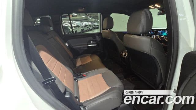 Mercedes-Benz EQB 2023 — ფოტო 1/20