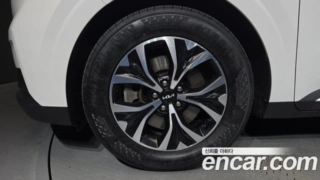 Kia Carnival 2023 — Фото 5/20