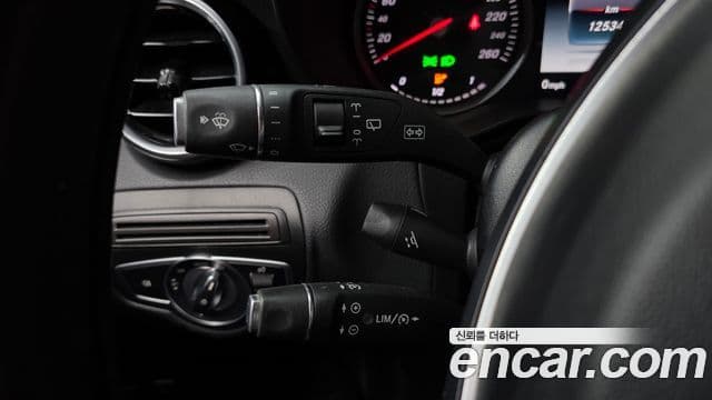 Mercedes-Benz GLC-Class 2018 — ფოტო 18/20