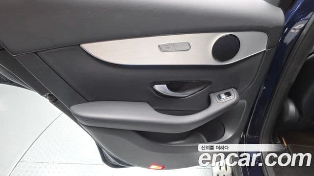 Mercedes-Benz GLC-Class 2018 — Photo 18/30