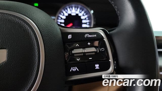 Kia Carnival 2022 — ფოტო 16/20