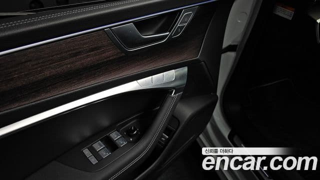 Audi A7 2022 — ფოტო 18/30