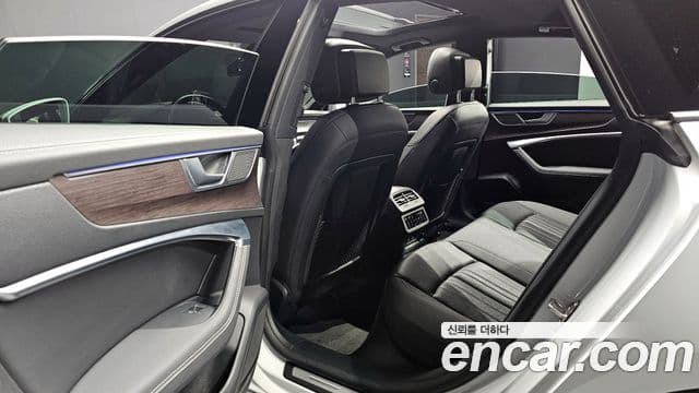 Audi A7 2022 — ფოტო 7/30