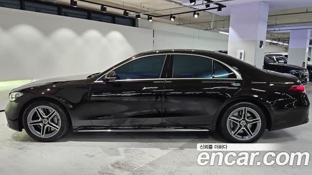 Mercedes-Benz S-Class 2022 — Photo 18/20
