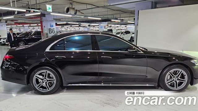 Mercedes-Benz S-Class 2022 — Photo 16/20