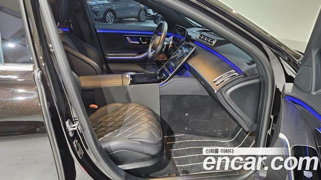 Mercedes-Benz S-Class 2022 — Photo 10/20