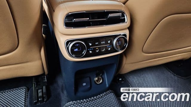 Genesis GV80 2020 — ფოტო 17/20