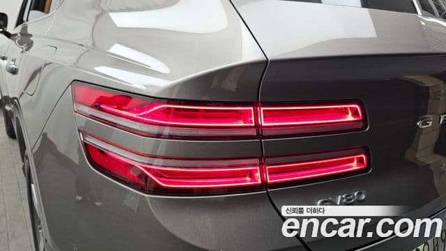 Genesis GV80 2020 — Photo 15/32
