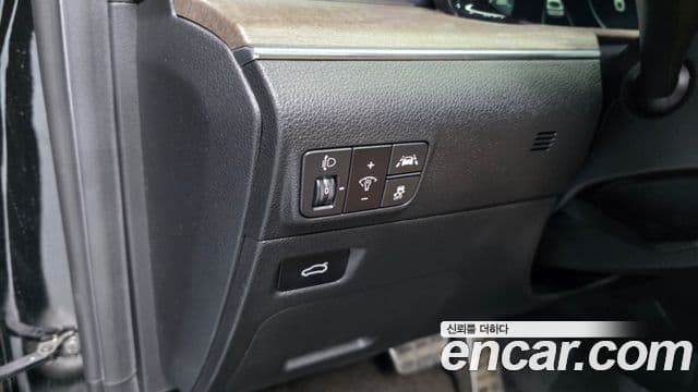 Kia K5 2020 — ფოტო 17/20