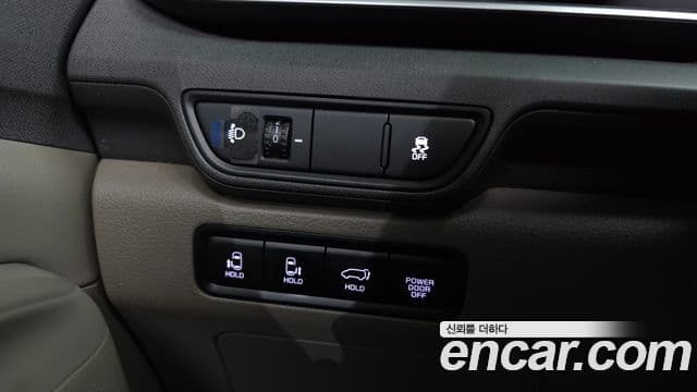 Kia Carnival 2024 — ფოტო 18/20