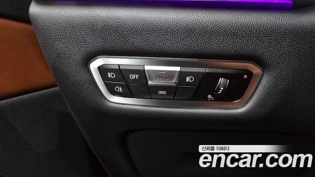 BMW X7 2021 — Şəkil 18/20