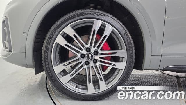 Audi Q5 2021 — ფოტო 4/20