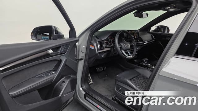 Audi Q5 2021 — ფოტო 8/20