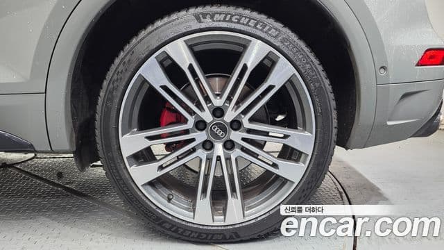Audi SQ5 2021 — ფოტო 10/38