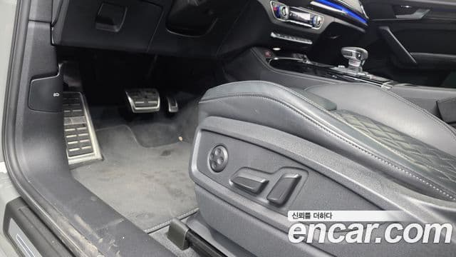 Audi SQ5 2021 — ფოტო 18/38