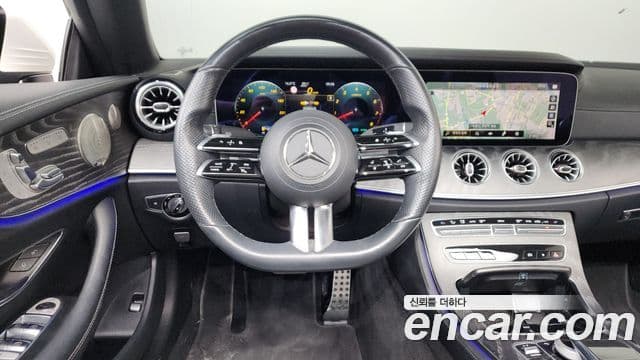 Mercedes-Benz E-Class 2022 — Photo 9/34