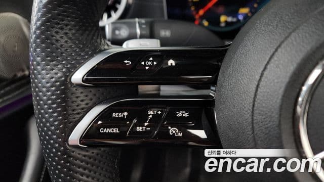 Mercedes-Benz E-Class 2022 — Photo 6/34