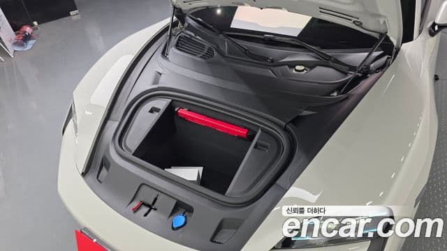 Porsche Taycan 2024 — Şəkil 19/20
