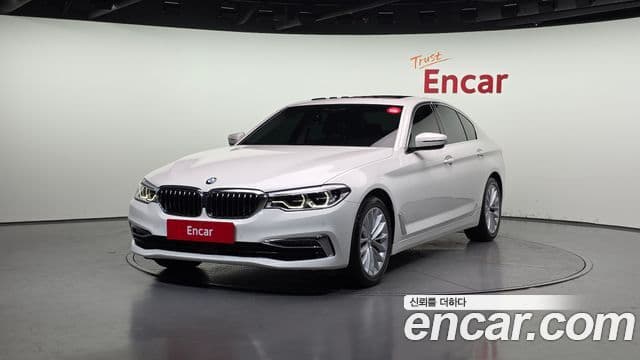 BMW 5 Series 2019 — ფოტო 1/20