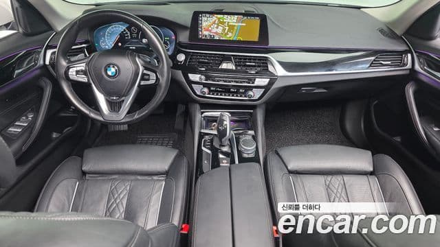 BMW 5 Series 2019 — ფოტო 7/20