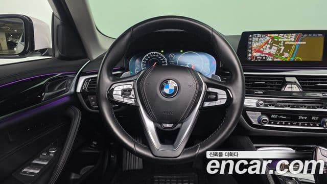 BMW 5 Series 2019 — ფოტო 12/20