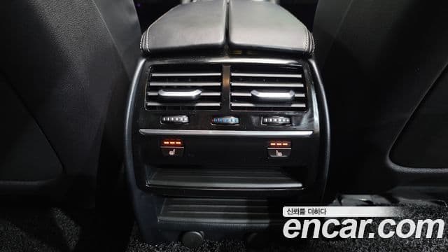 BMW 5 Series 2019 — ფოტო 16/20