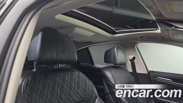 BMW 5 Series 2019 — ფოტო 17/20