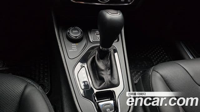 Jeep Cherokee 2021 — Şəkil 9/20