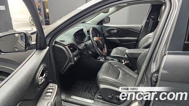 Jeep Cherokee 2021 — Şəkil 10/20