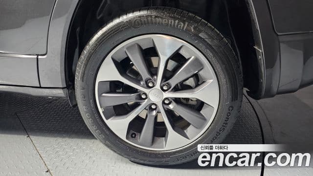 Jeep Cherokee 2021 — Photo 27/35