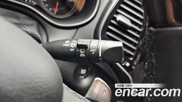 Jeep Cherokee 2021 — Photo 17/35