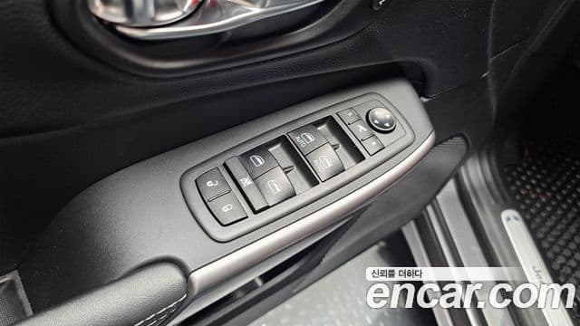 Jeep Cherokee 2021 — Photo 11/35
