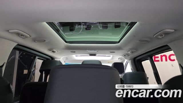 Hyundai Staria 2026 — Photo 20/34