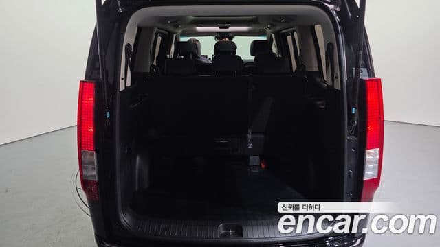 Hyundai Staria 2026 — Photo 6/34