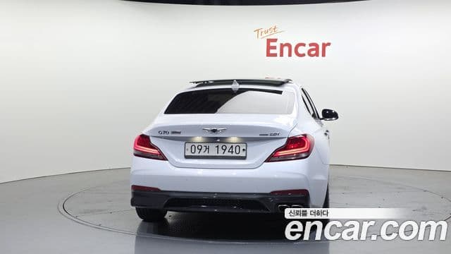 Genesis G70 2018 — Photo 8/20