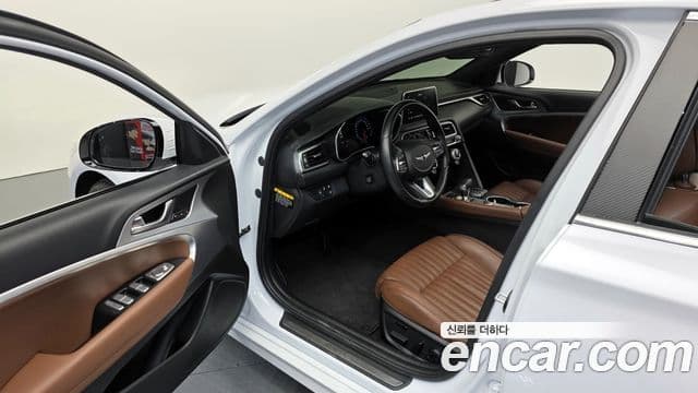 Genesis G70 2018 — Photo 9/20