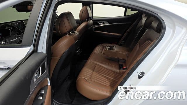 Genesis G70 2018 — Photo 15/20