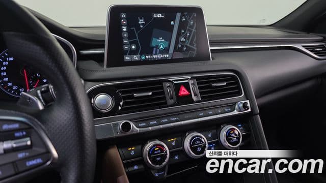 Genesis G70 2018 — Photo 6/20