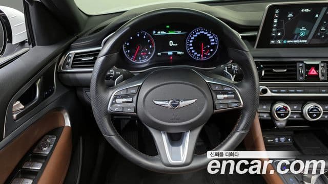 Genesis G70 2018 — Photo 1/20