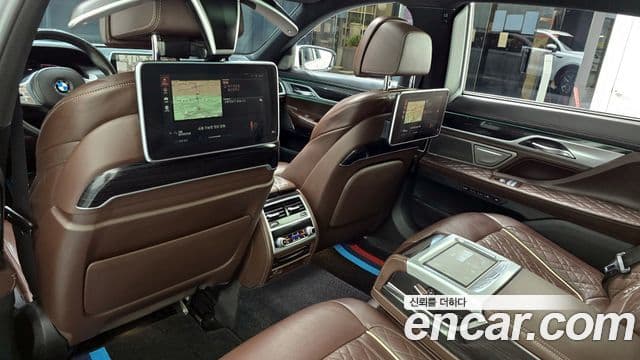 BMW 7 Series 2019 — ფოტო 16/20