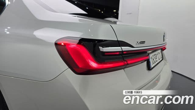 BMW 7 Series 2019 — Photo 18/30