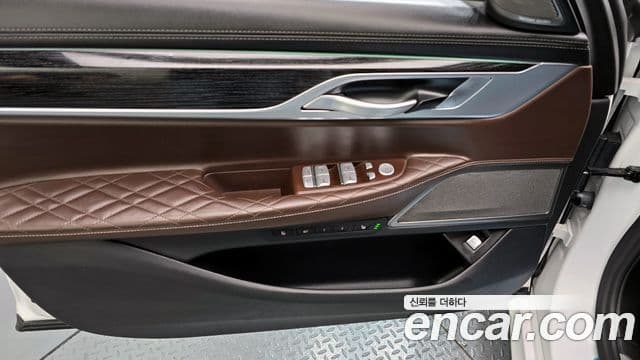 BMW 7 Series 2019 — Photo 30/30