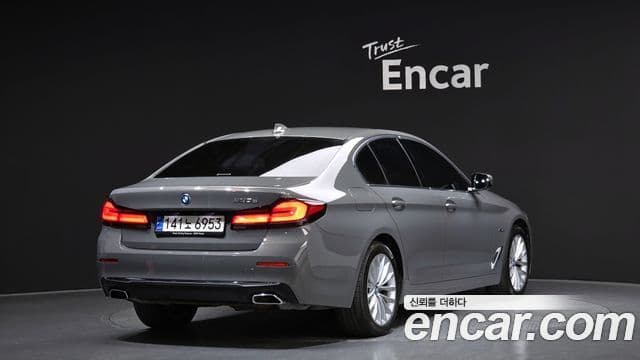 BMW 5 Series 2022 — Şəkil 2/20
