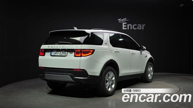 Land Rover Discovery Sport 2022 — ფოტო 17/20