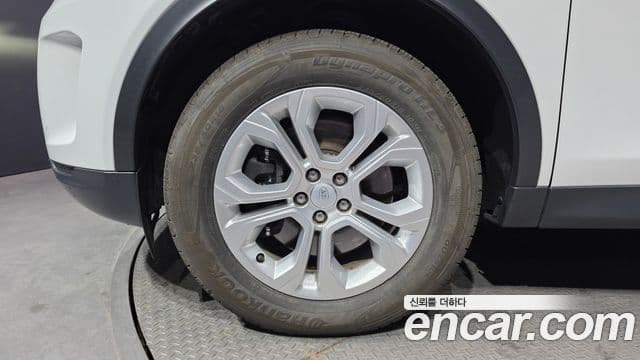 Land Rover Discovery Sport 2022 — ფოტო 13/20