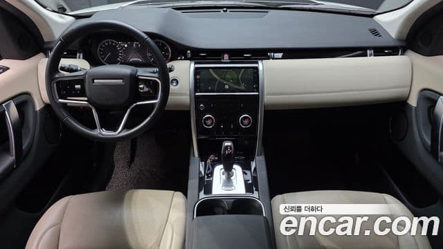 Land Rover Discovery Sport 2022 — ფოტო 18/20