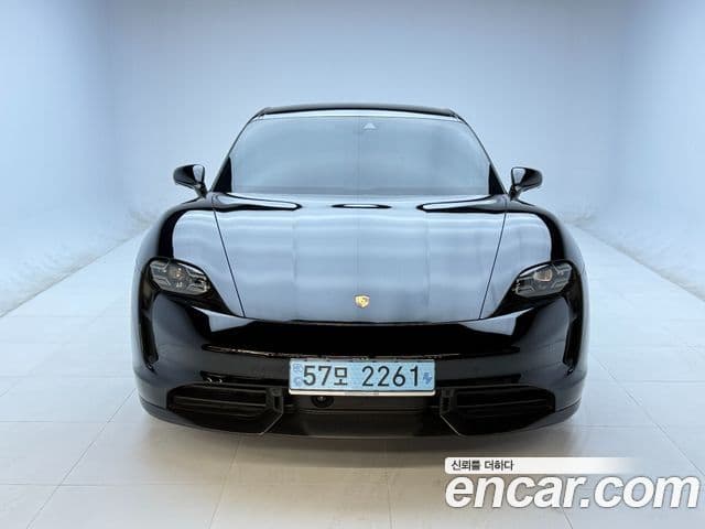 Porsche Taycan 2021 — Photo 4/20