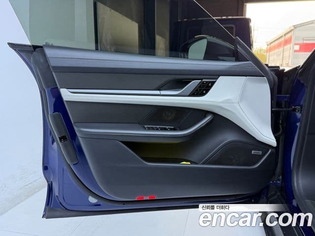 Porsche Taycan 2021 — Photo 12/20