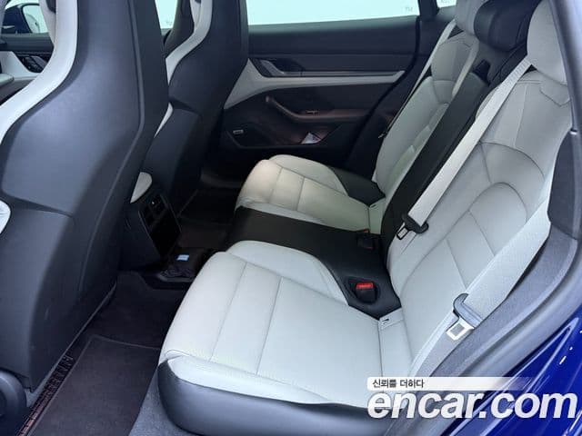 Porsche Taycan 2021 — Photo 13/20