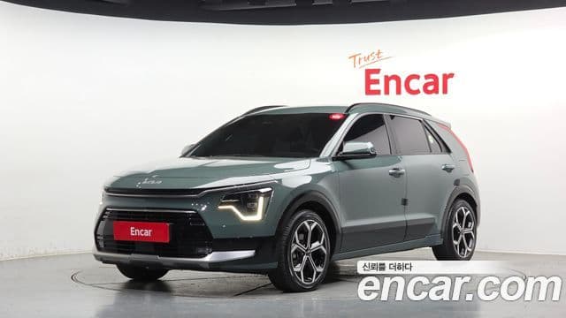 Kia Niro 2022 — ფოტო 1/20